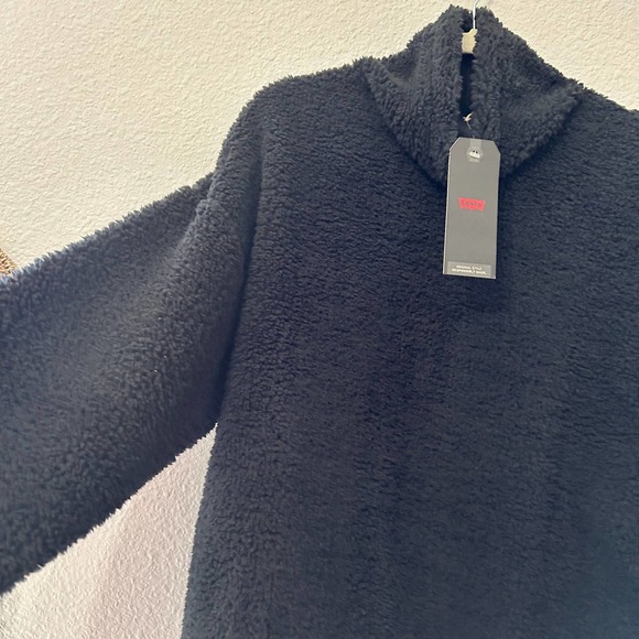 LEVI'S Aura Sherpa Black NWT size Small - Picture 4 of 7